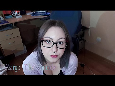 ❤️ Merch Sexy gyda Sbectol Yn Sugno Dildo'n Ddwfn ar y Camera ️ Rhyw o safon ar porn % cy.91sesex101.top%